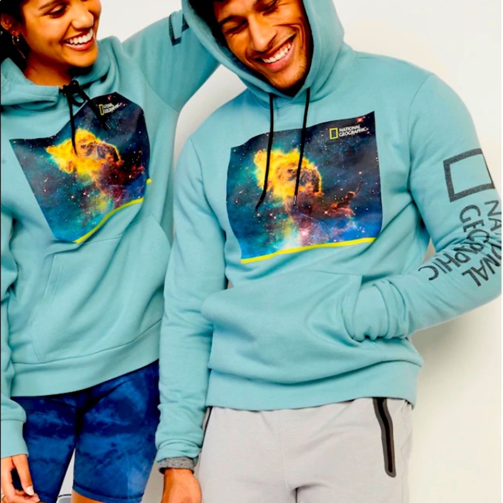 National Geographic pull over hoodie